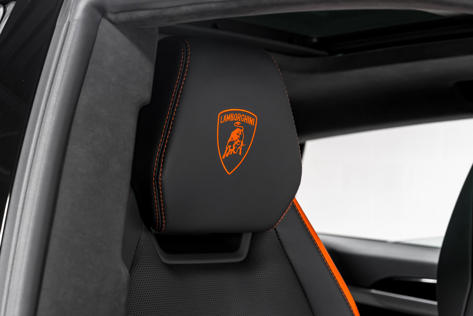 Used 2025 Lamborghini Urus S AWD/4WD image 41