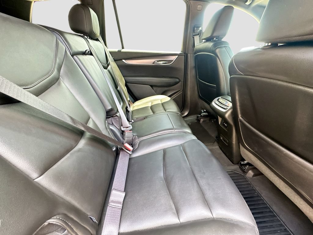 Used 2025 Cadillac XT6 Luxury AWD/4WD image 30