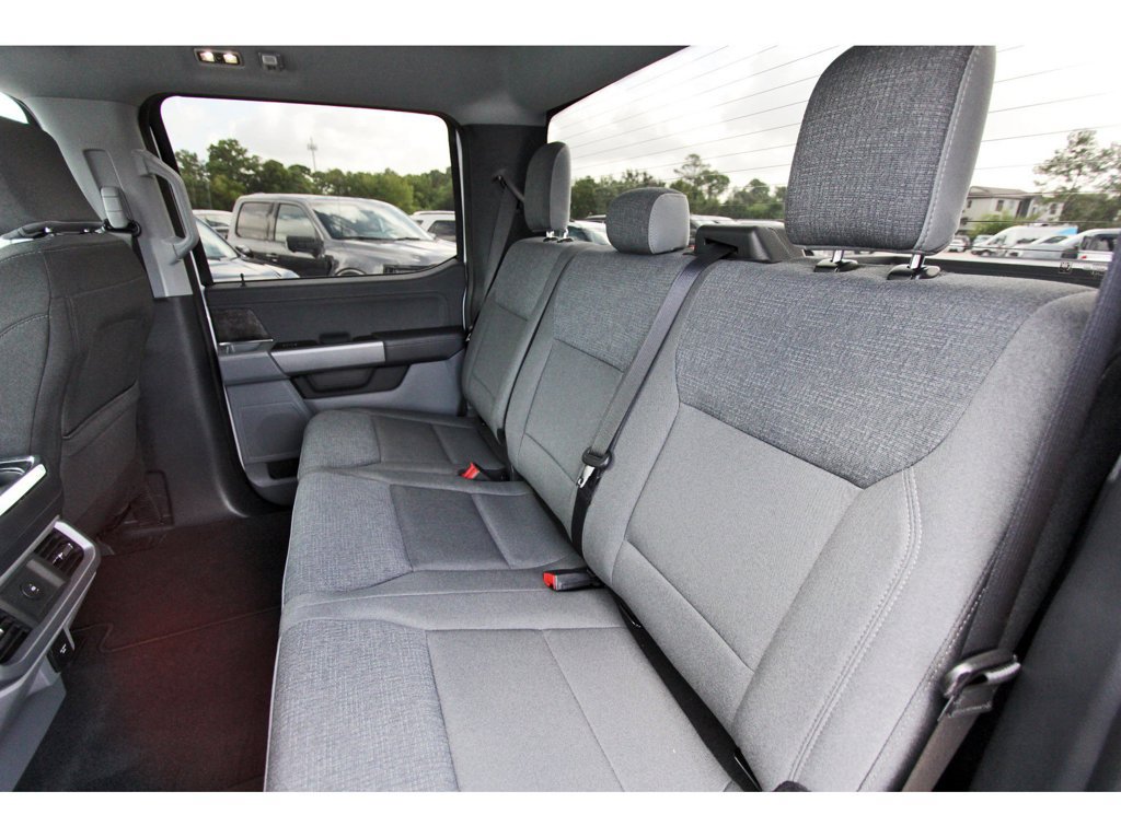 Used 2025 Ford F150 Lightning XLT AWD/4WD image 14