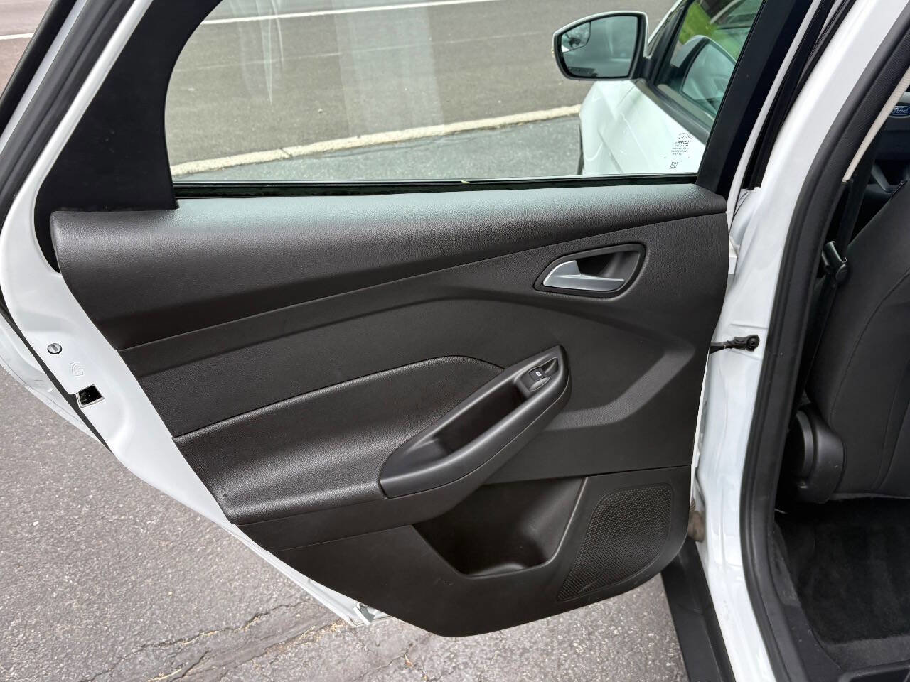 Used 2015 Ford Focus SE FWD image 22