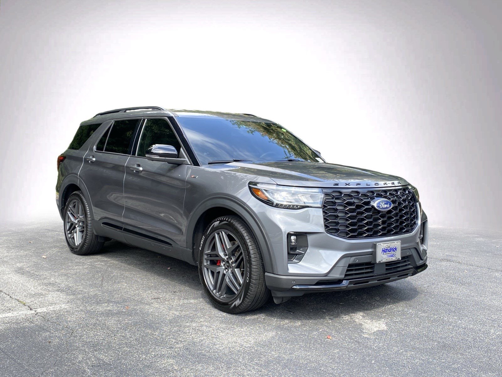 Used 2025 Ford Explorer ST-Line w/ Premium Package RWD image 2