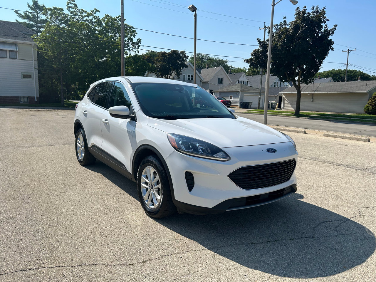 Used 2021 Ford Escape SE w/ Cold Weather Package image 1