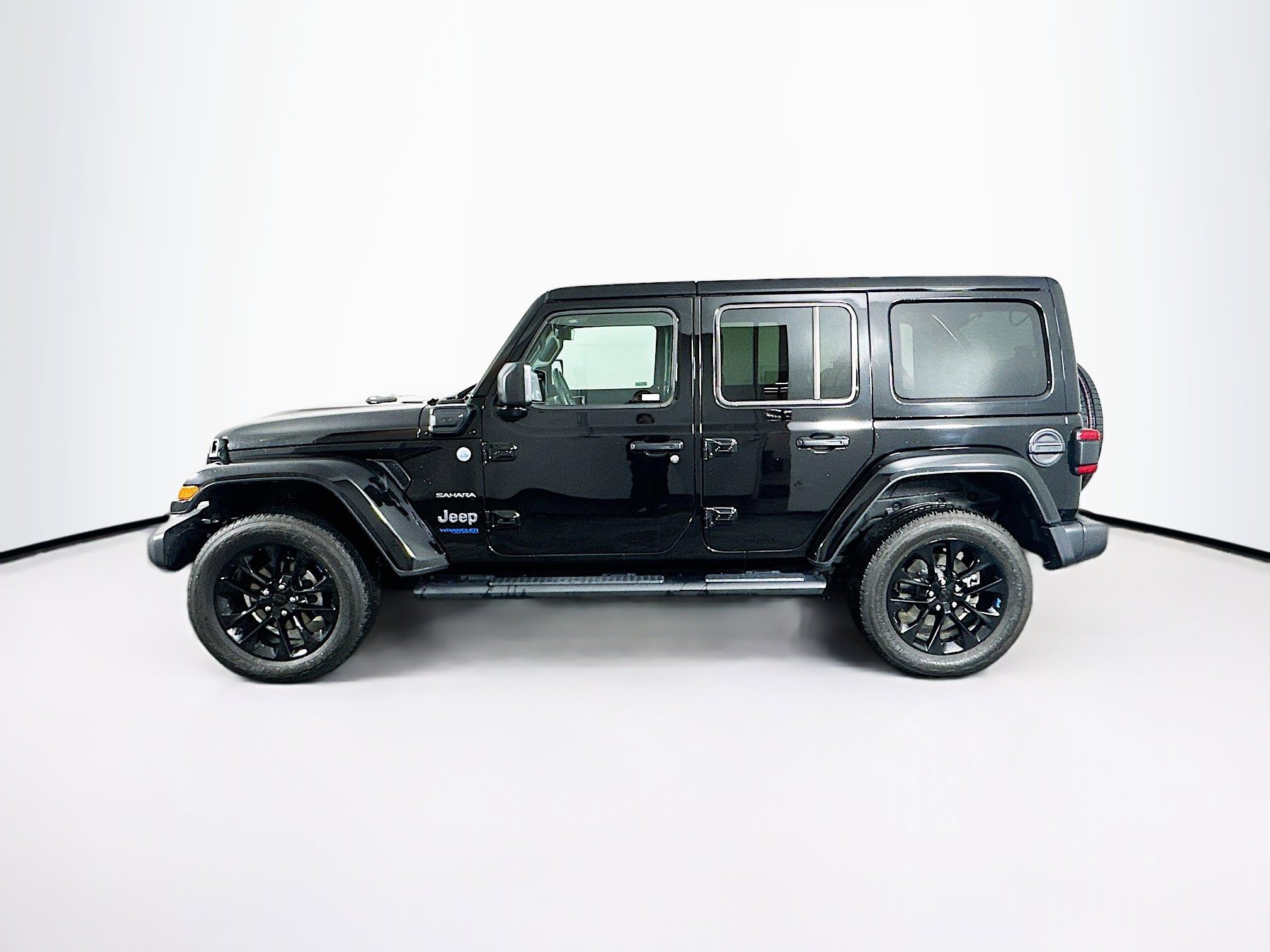 Used 2022 Jeep Wrangler Sahara w/ Cold Weather Group image 4