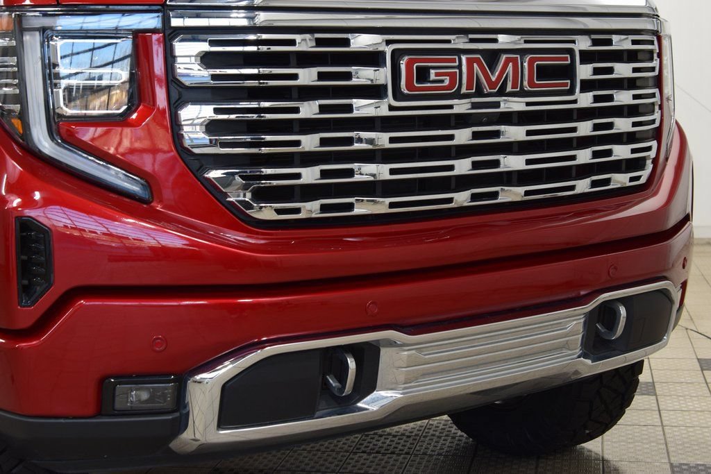 Used 2024 GMC Sierra 1500 Denali w/ Technology Package AWD/4WD image 11