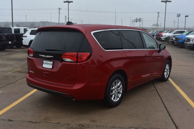 New 2026 Chrysler Voyager LX image 5