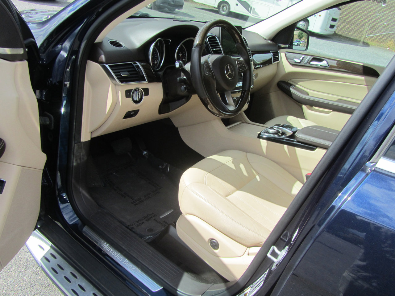 Used 2016 Mercedes-Benz GLE 350 w/ Premium Package image 17