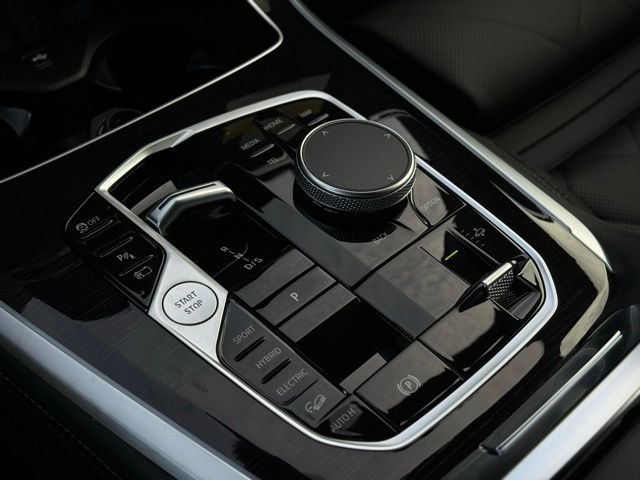 New 2026 BMW X5 xDrive50e w/ M Sport Package image 36