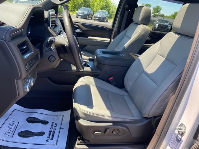 Used 2022 GMC Yukon XL SLT w/ SLT Luxury Package AWD/4WD image 16