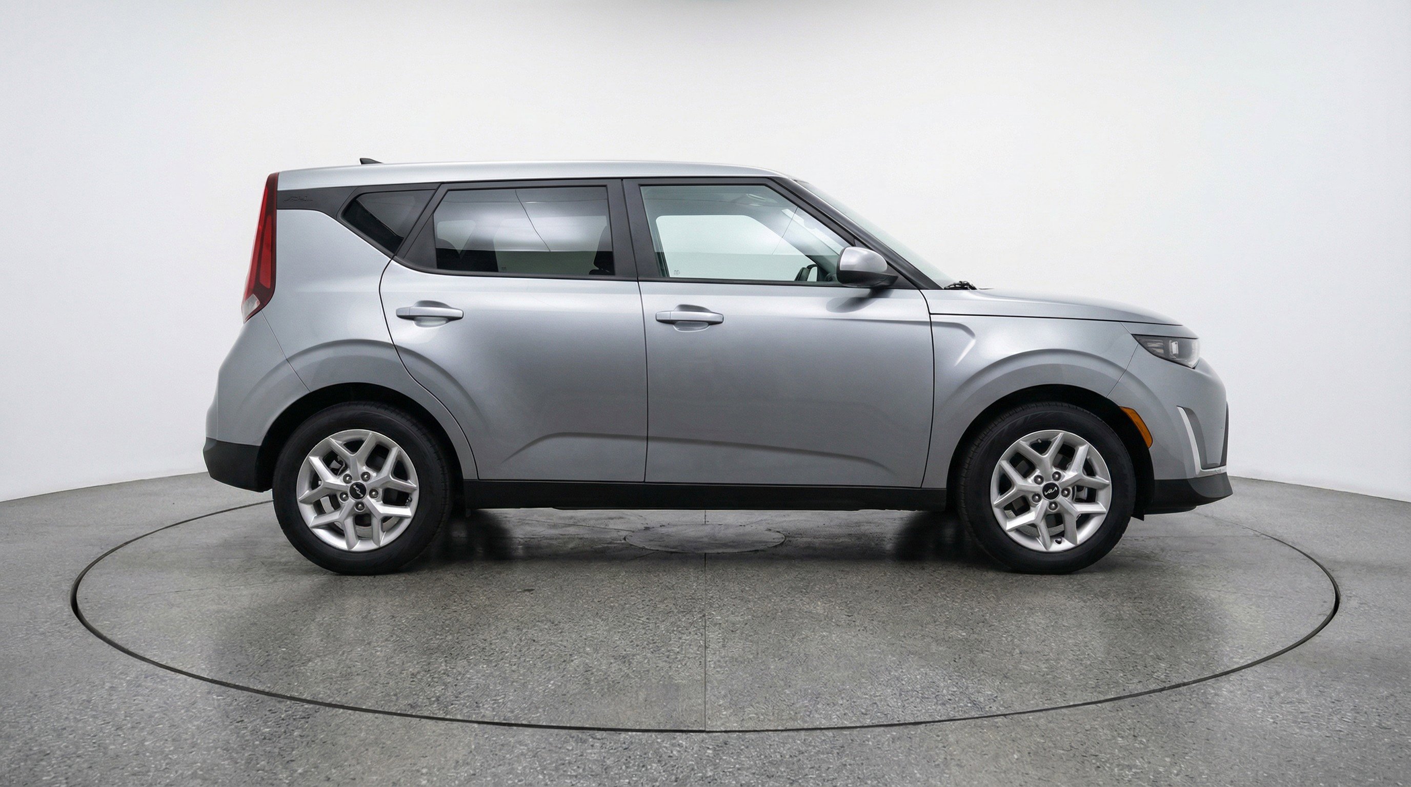 Used 2025 Kia Soul LX w/ LX Technology Package image 11