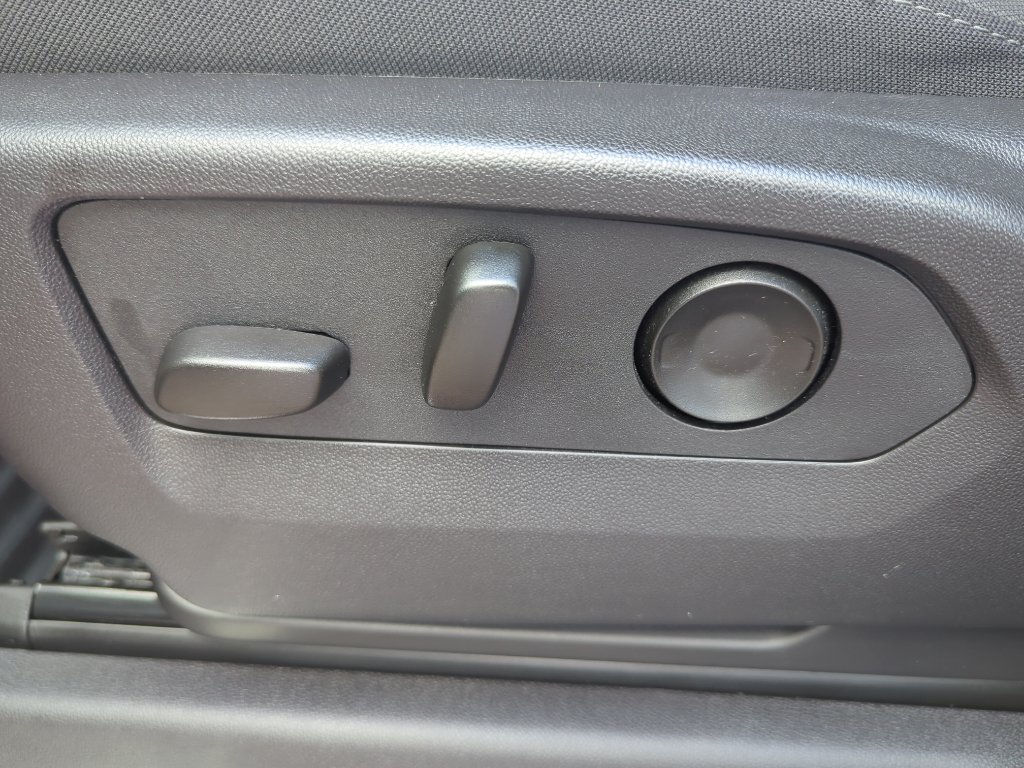 Used 2024 Chevrolet Silverado 1500 LT image 14