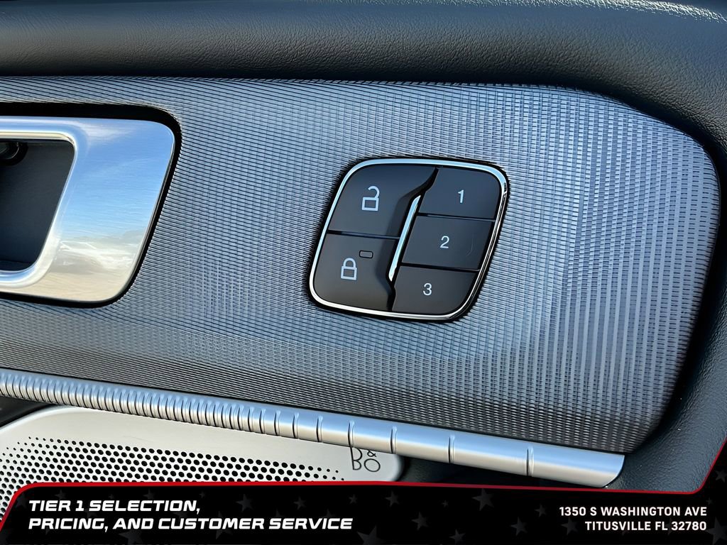 Used 2025 Ford Explorer ST RWD image 19