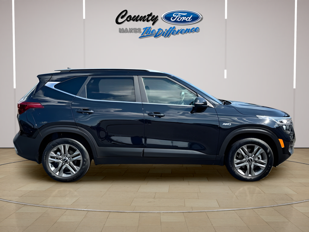 Used 2023 Kia Seltos S AWD/4WD image 12