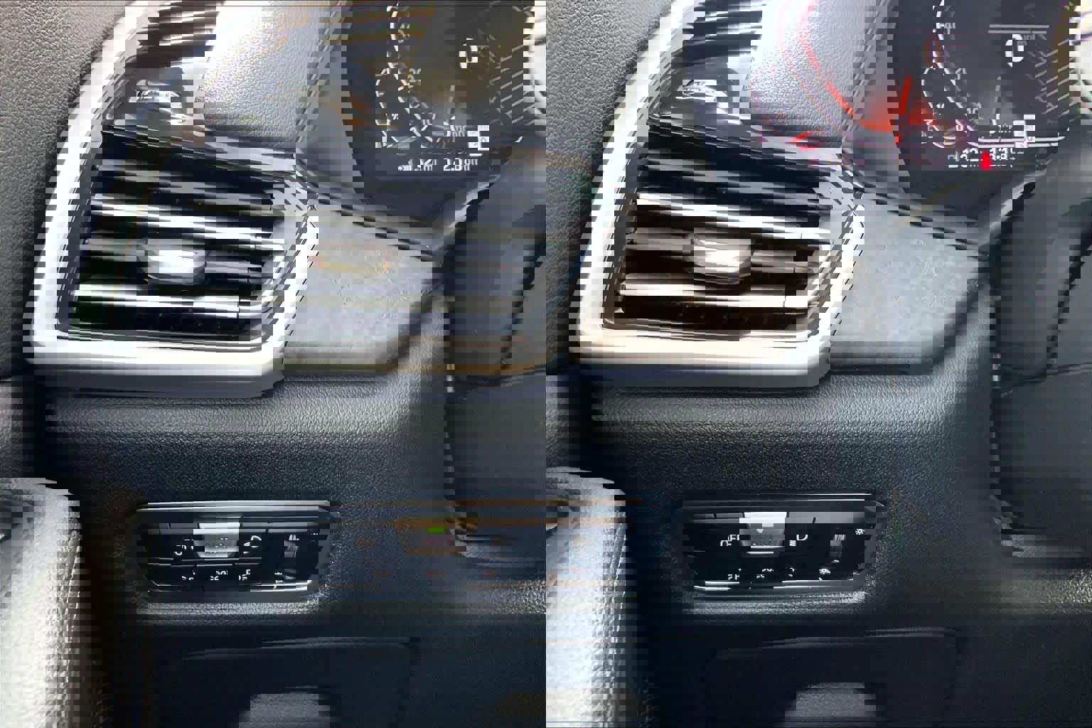 Used 2022 BMW X5 sDrive40i w/ Premium Package image 34