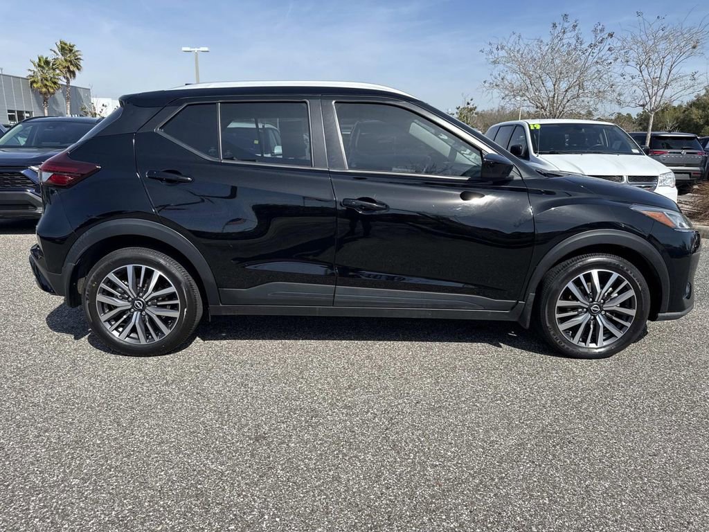 Certified 2024 Nissan Kicks SV image 2
