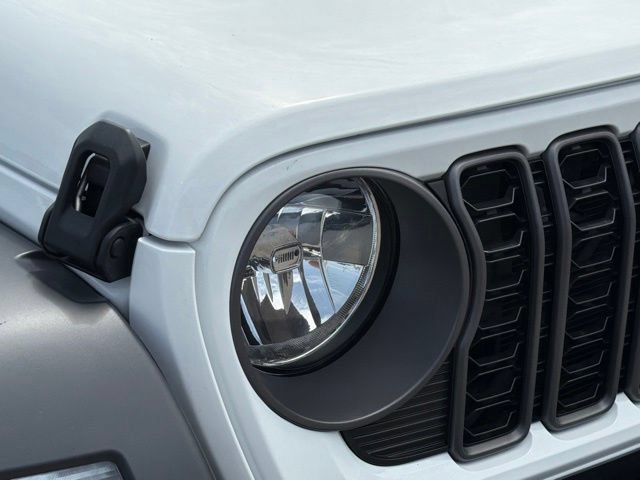 Used 2024 Jeep Gladiator Sport AWD/4WD image 30