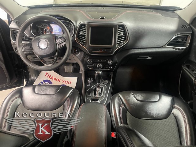 Used 2022 Jeep Cherokee Trailhawk image 13