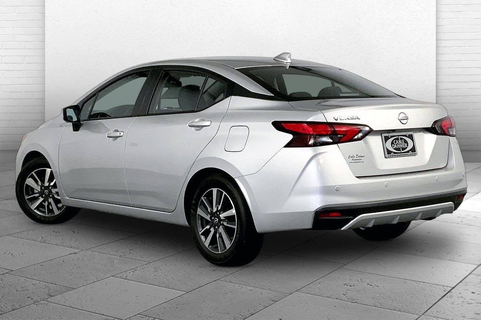 Used 2025 Nissan Versa SV FWD image 4