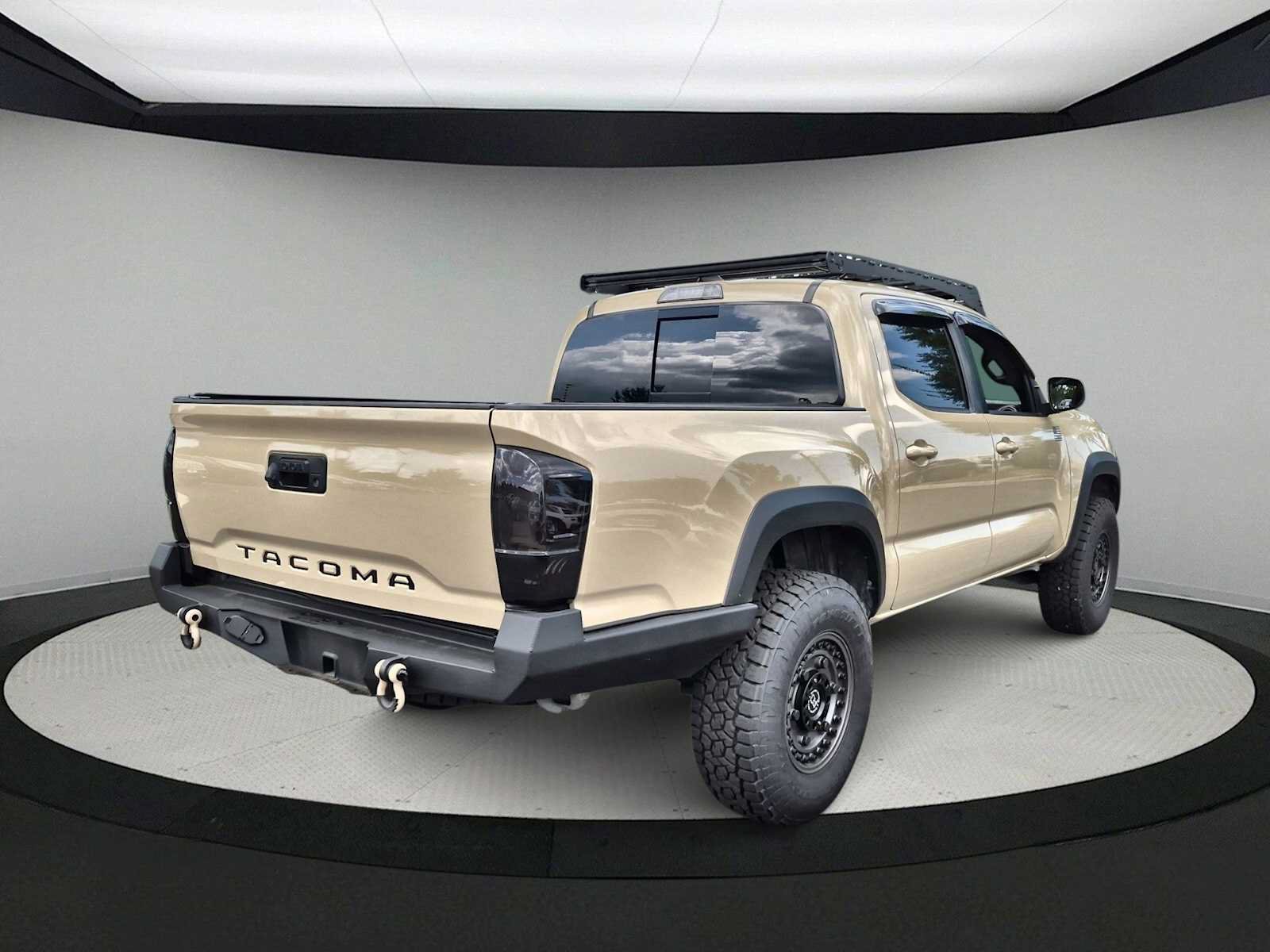 Used 2017 Toyota Tacoma TRD Off-Road w/ Tow Package AWD/4WD image 8