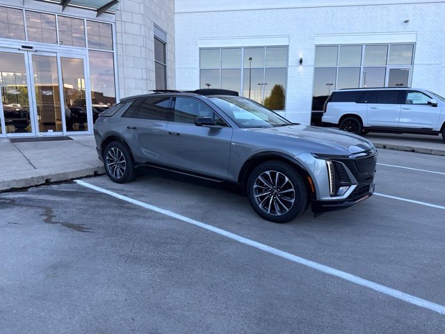 Certified 2024 Cadillac Lyriq Sport AWD/4WD image 4