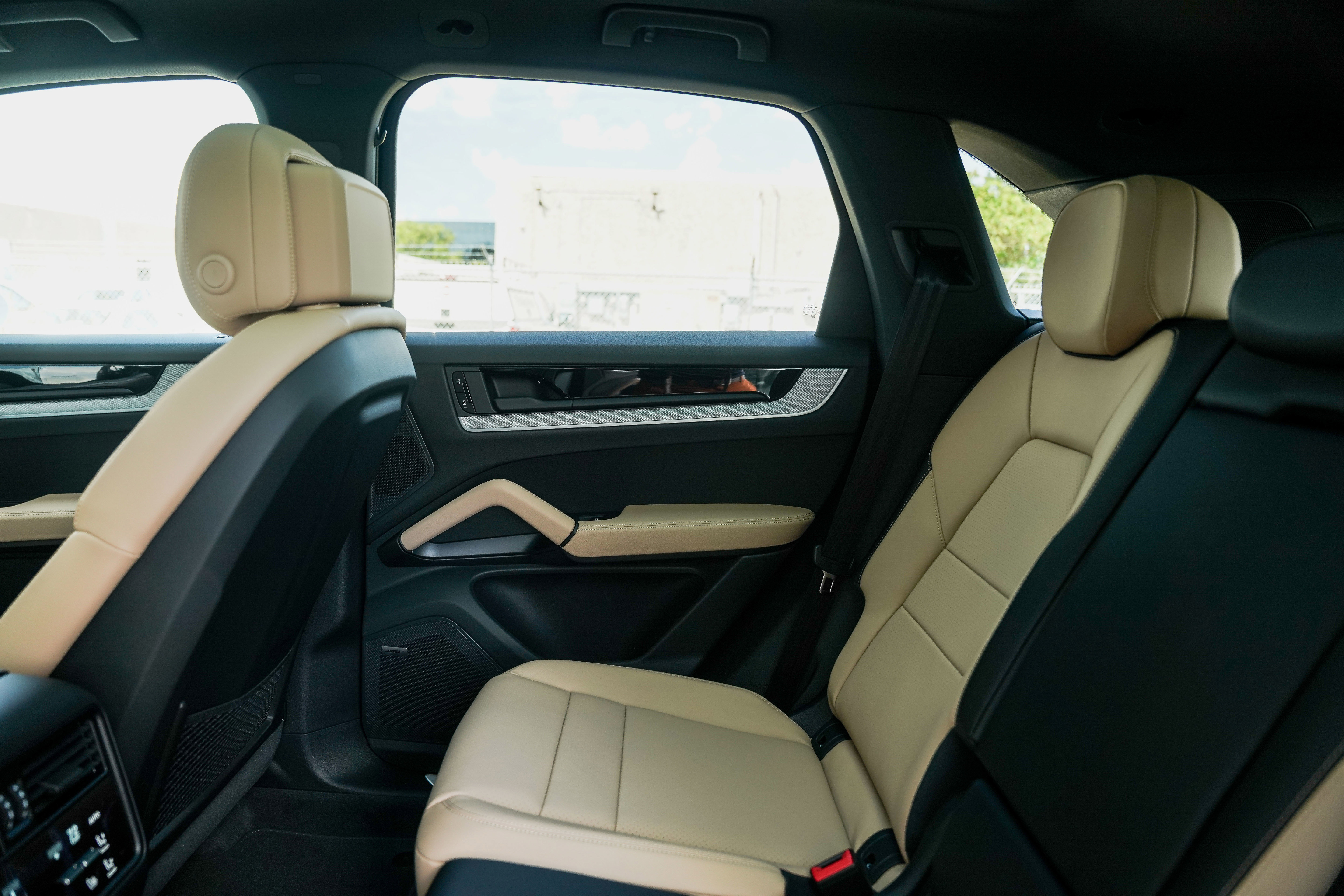 New 2026 Porsche Cayenne E-Hybrid AWD/4WD image 28