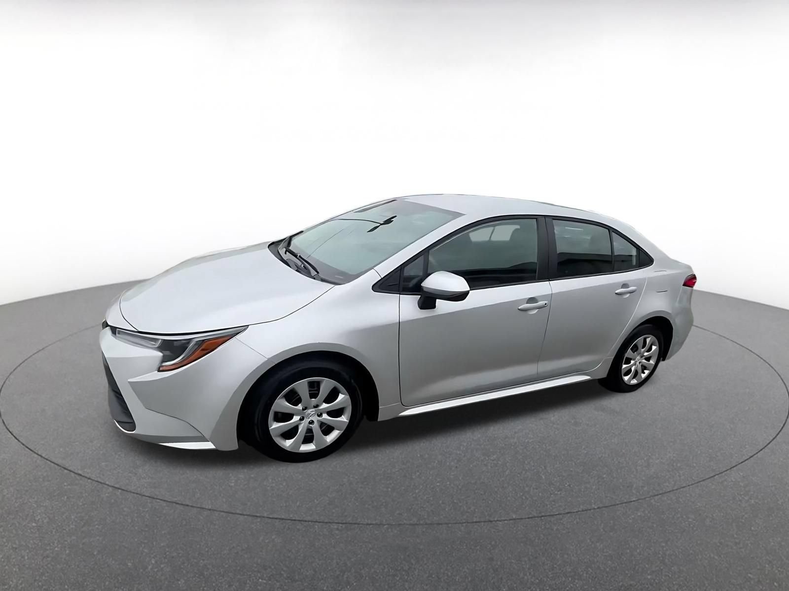 Used 2025 Toyota Corolla LE FWD image 7
