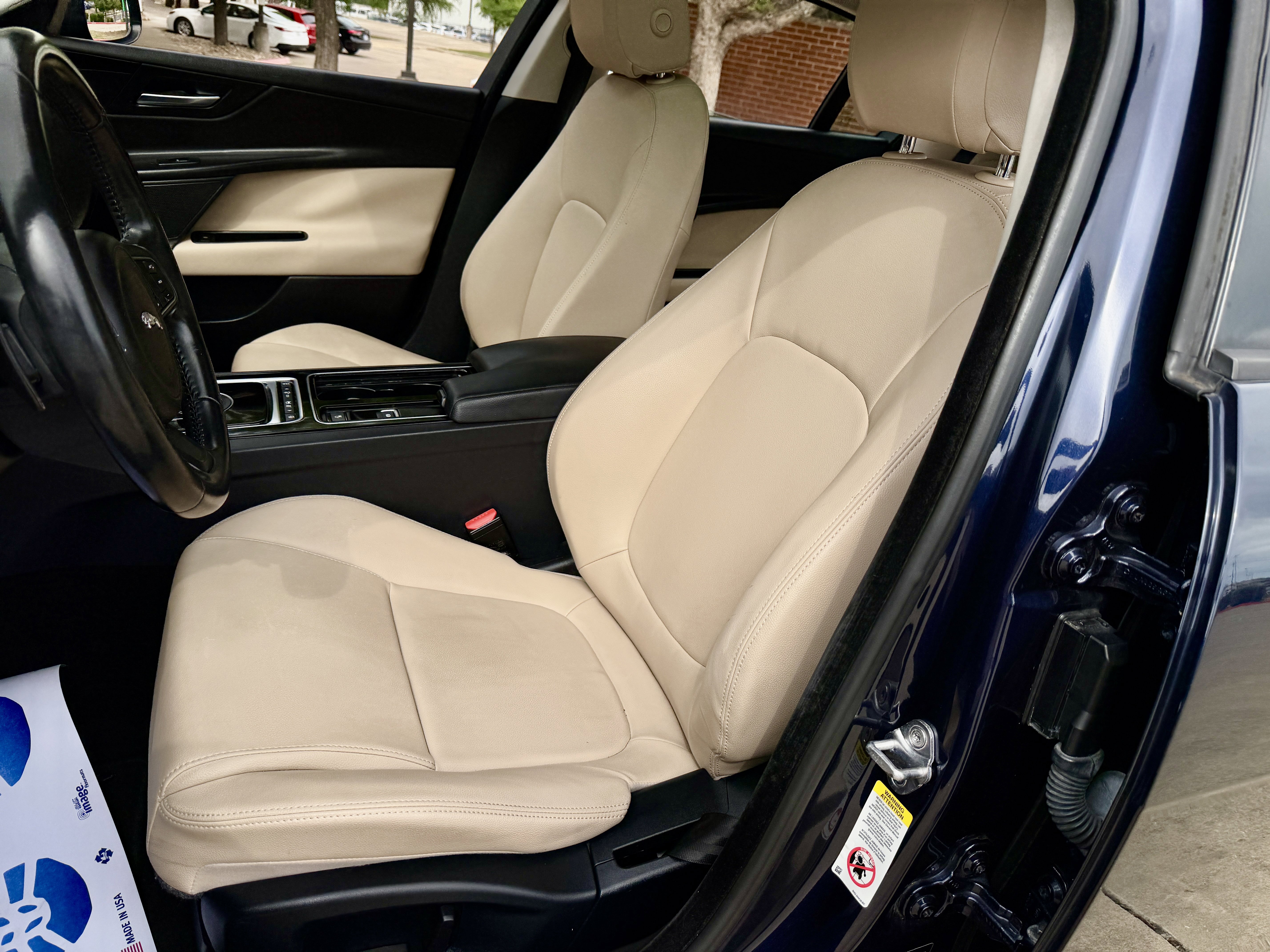 Used 2018 Jaguar XE image 19