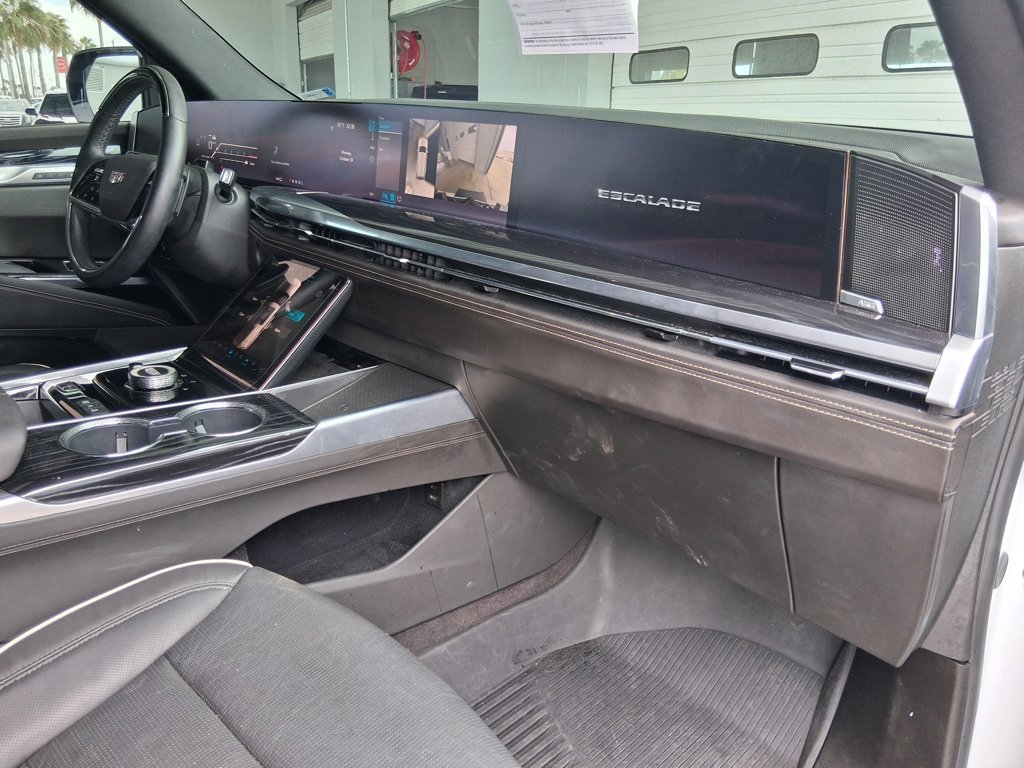 Used 2026 Cadillac Escalade Sport w/ Touring Package AWD/4WD image 17