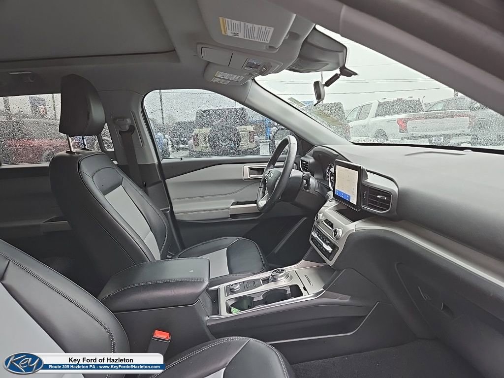 Used 2023 Ford Explorer XLT w/ Equipment Group 202A image 27