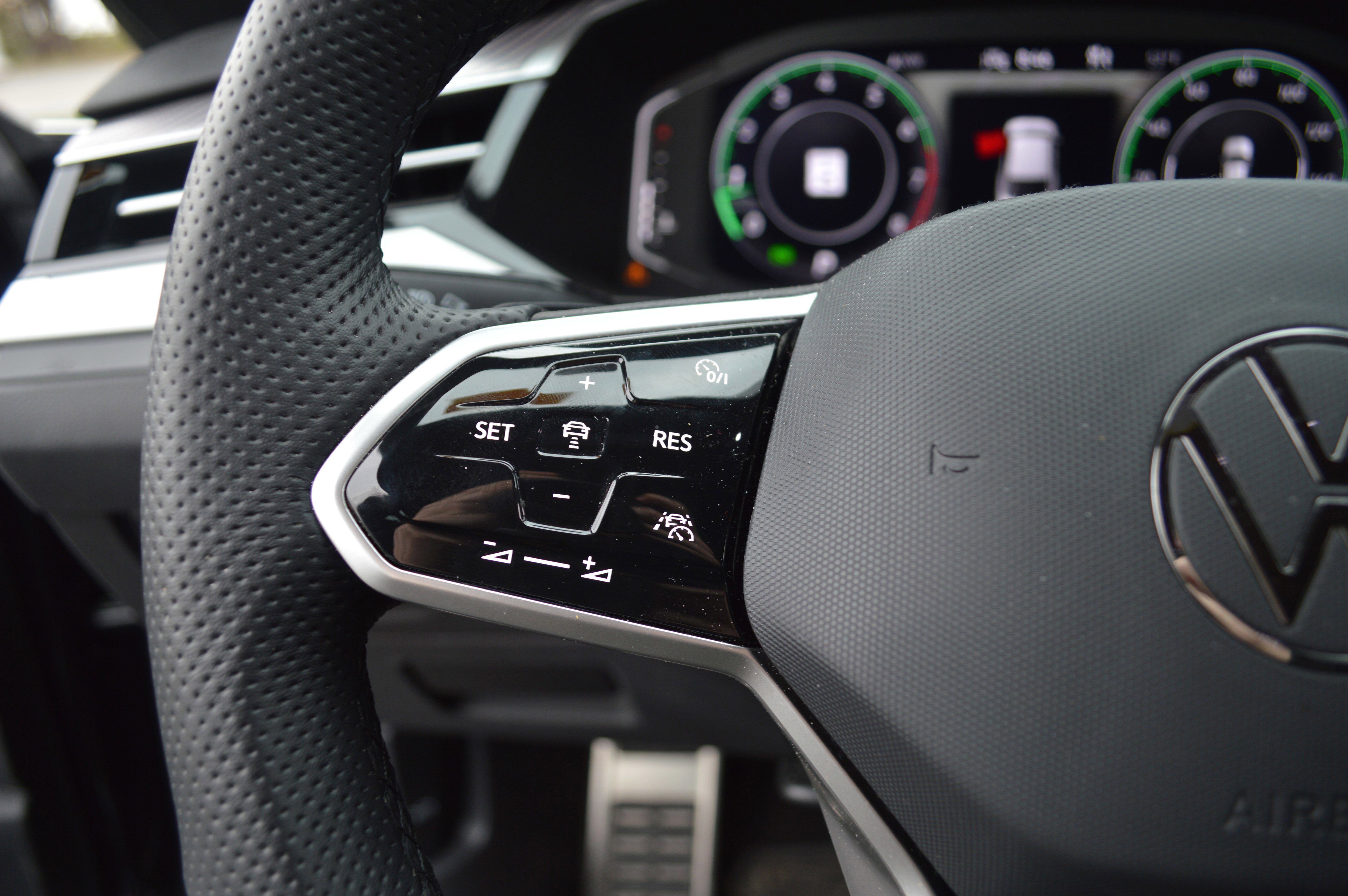 Used 2023 Volkswagen Arteon SEL image 15