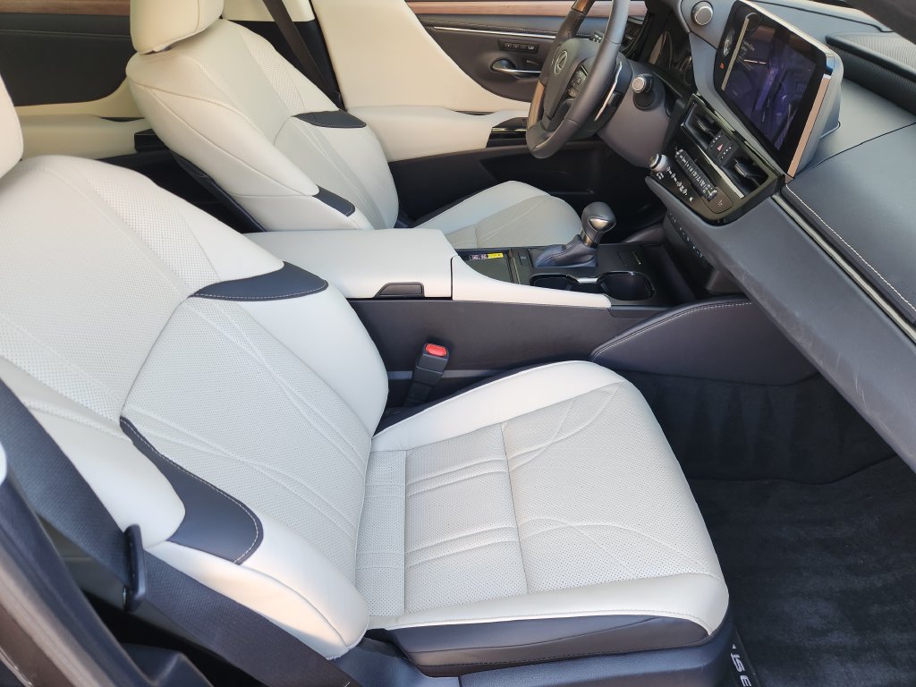Certified 2024 Lexus ES 350 w/ Technology Package FWD image 14