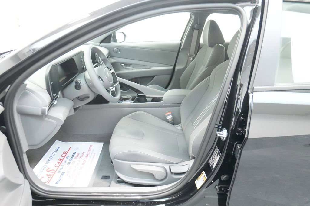 New 2026 Hyundai Elantra Blue image 16