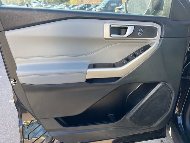 Used 2023 Ford Explorer XLT w/ Equipment Group 202A AWD/4WD image 22