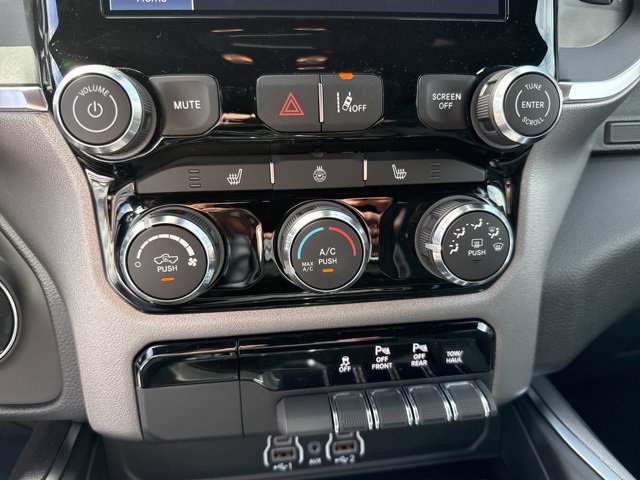 New 2026 RAM 1500 4x4 Crew Cab image 27