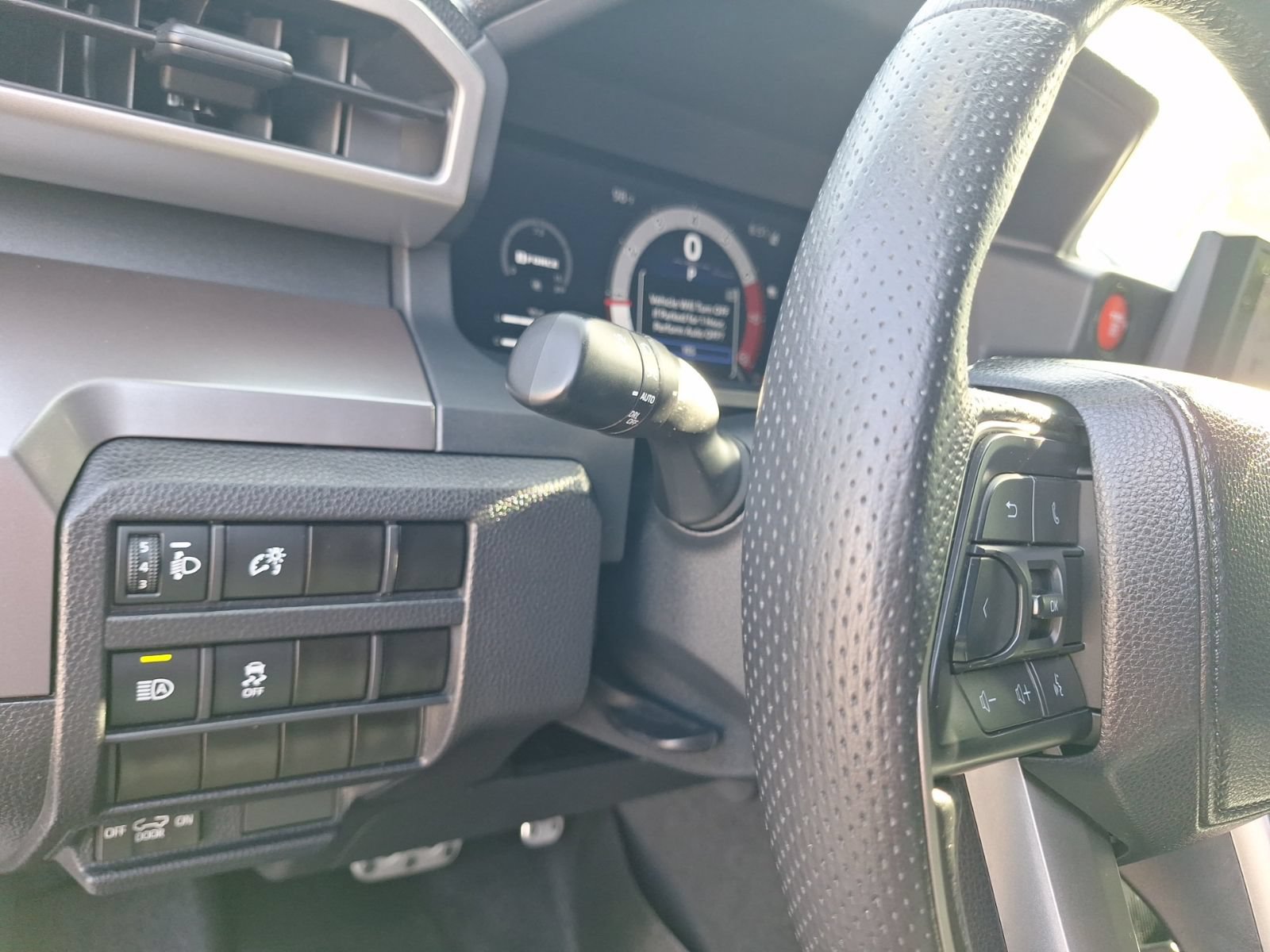 Used 2024 Toyota Tacoma TRD Sport AWD/4WD image 19