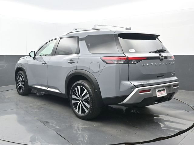 Used 2025 Nissan Pathfinder Platinum AWD/4WD image 3