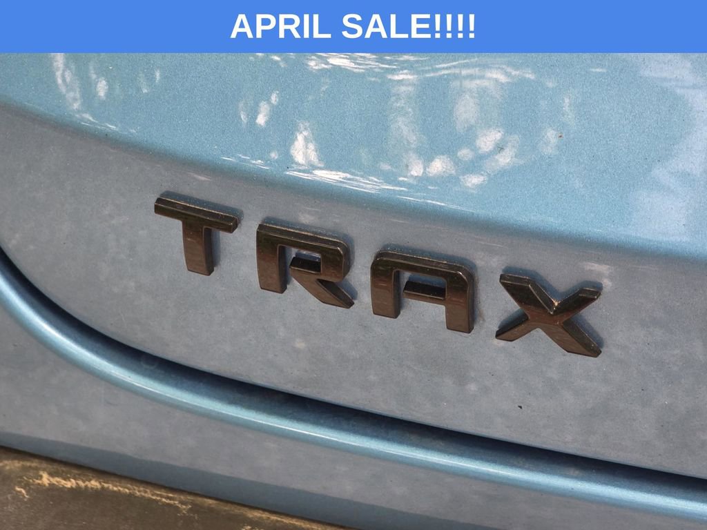 Used 2025 Chevrolet Trax RS w/ Sunroof Package image 5