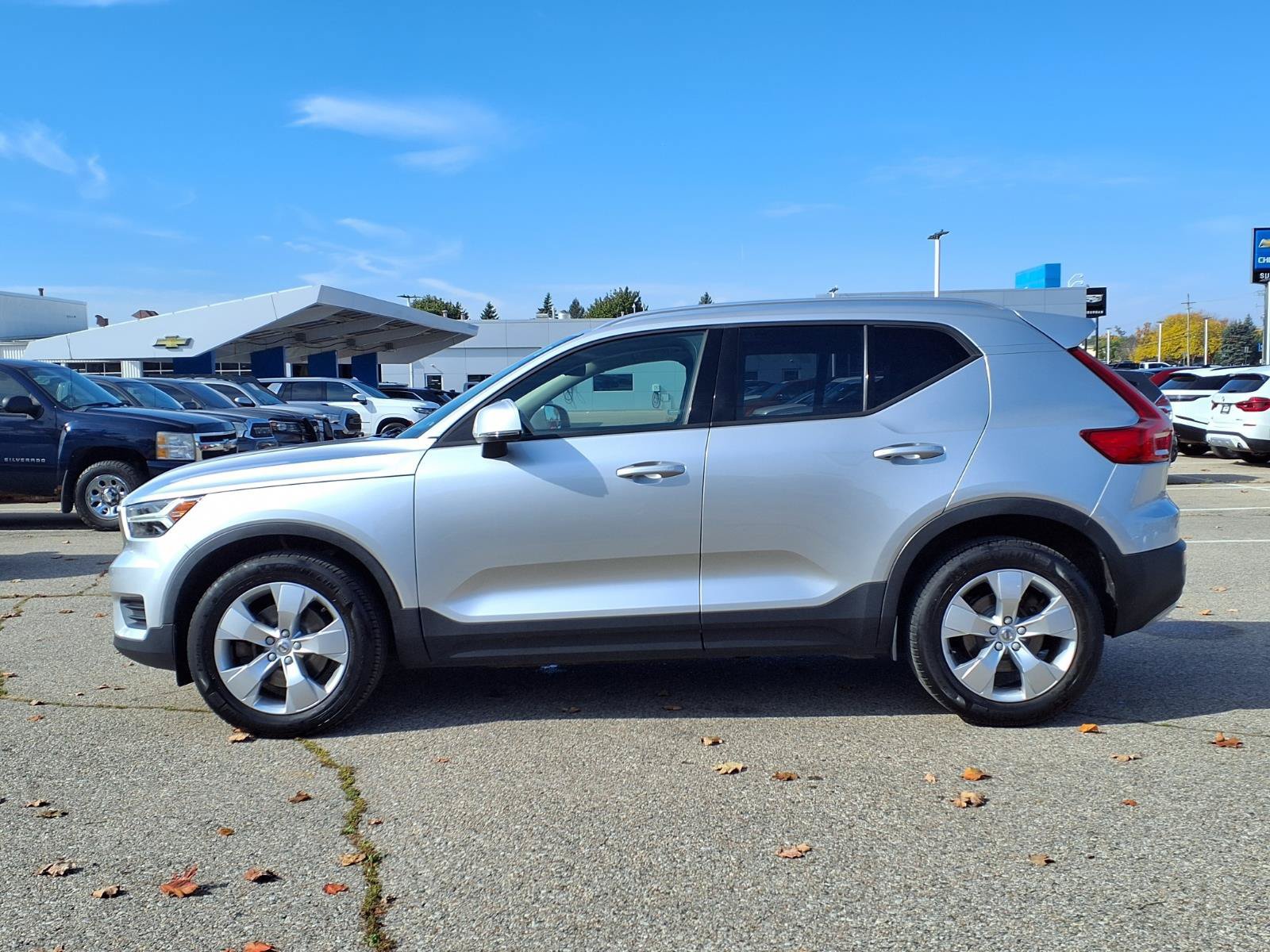 Used 2019 Volvo XC40 T5 Momentum AWD/4WD image 8