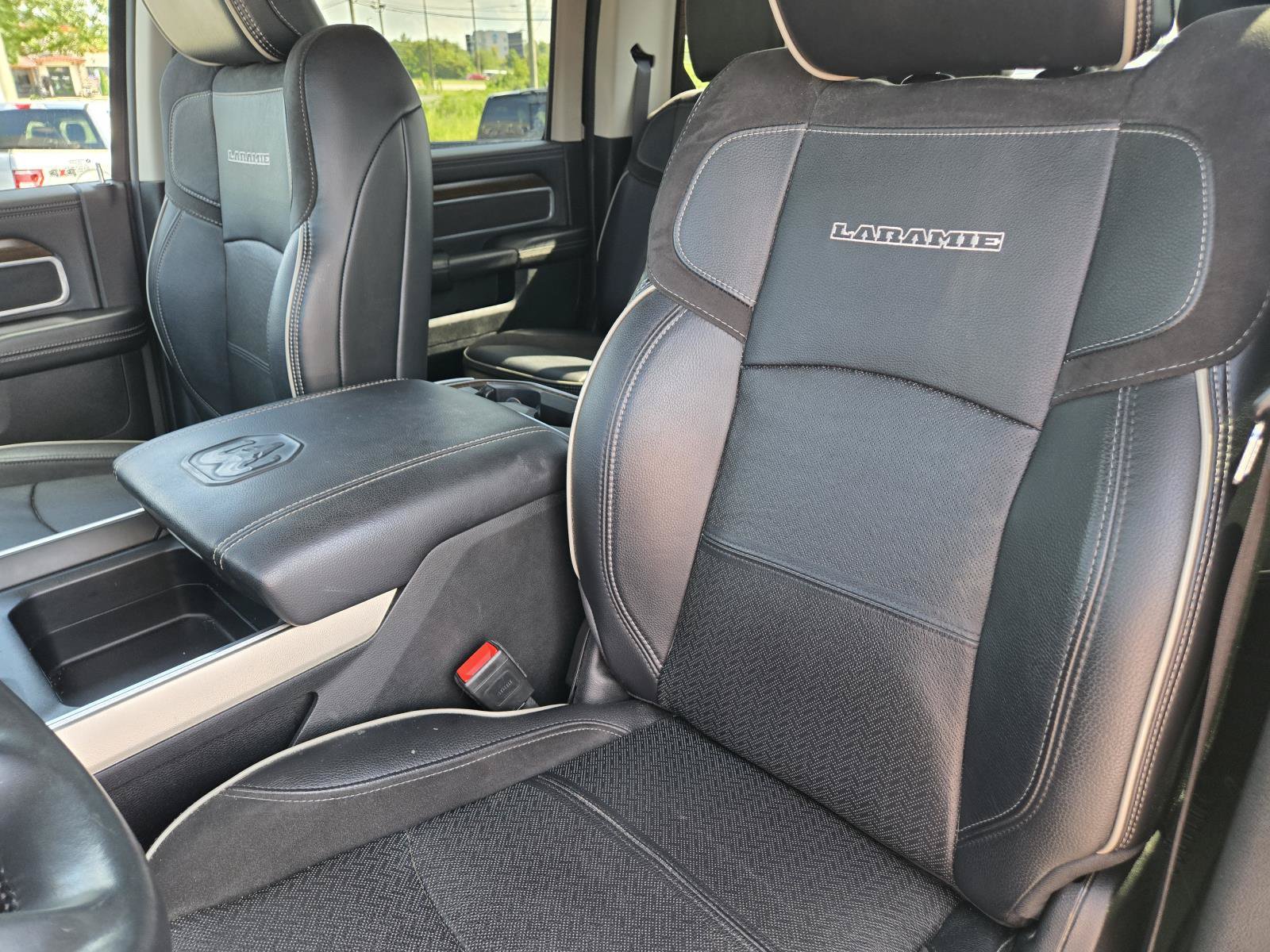 Used 2023 RAM 2500 Laramie AWD/4WD image 16