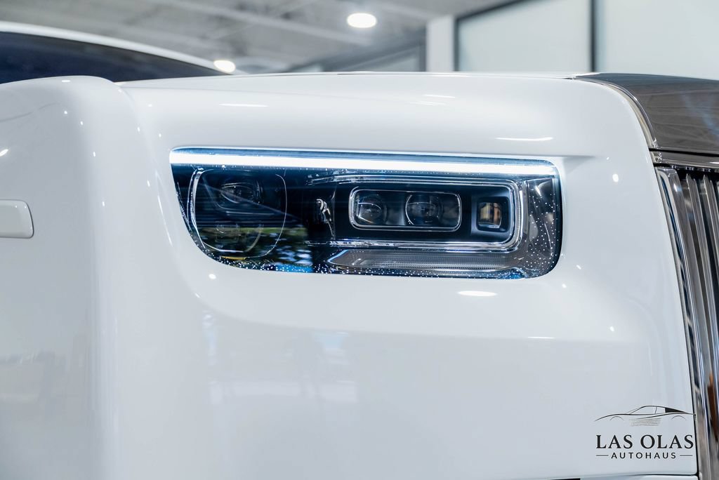 Used 2024 Rolls-Royce Phantom Sedan RWD image 16