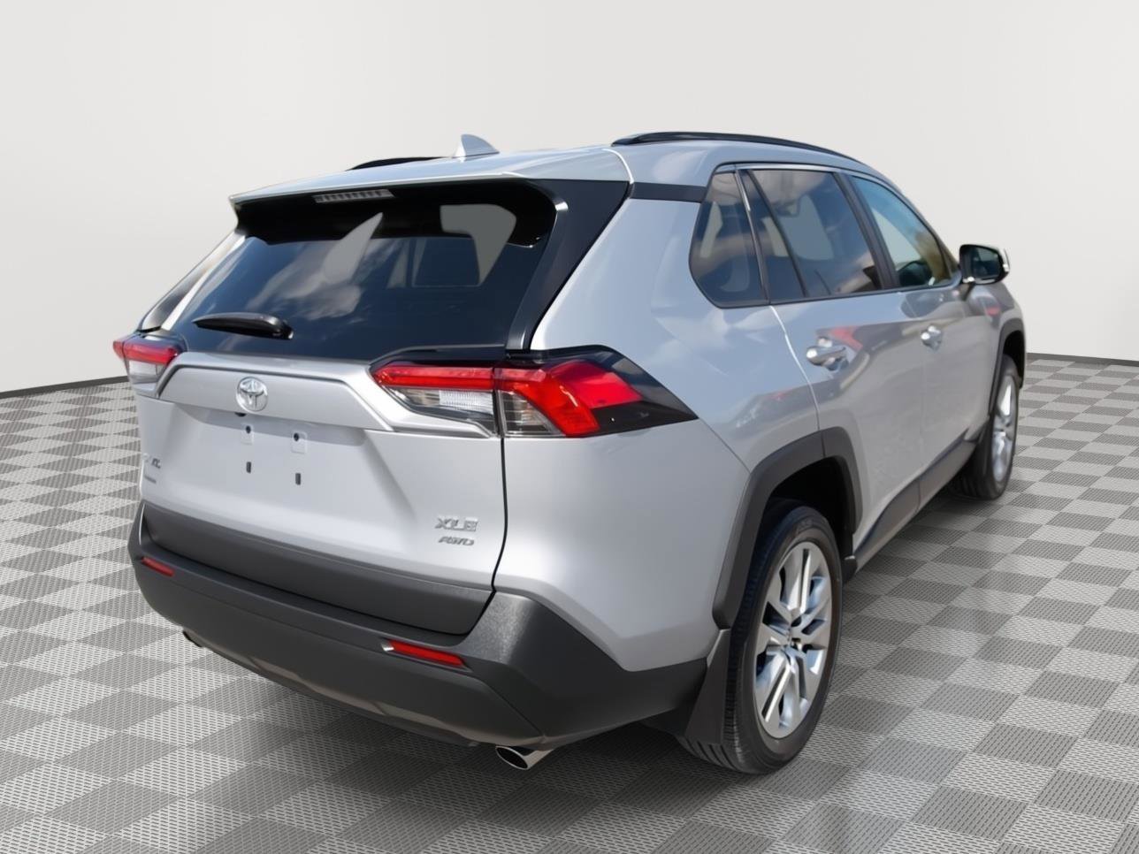 Used 2023 Toyota RAV4 XLE Premium image 23