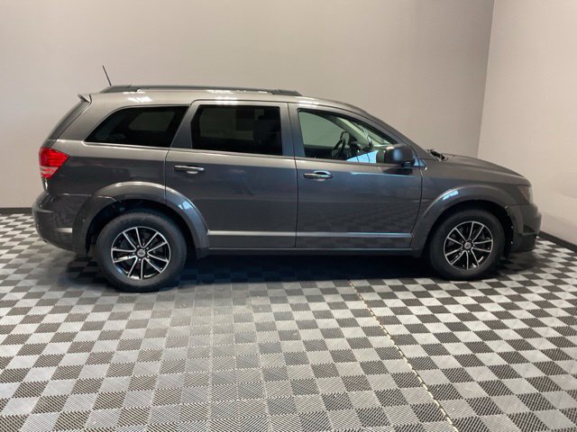 Used 2018 Dodge Journey SE w/ Connectivity Group FWD image 7