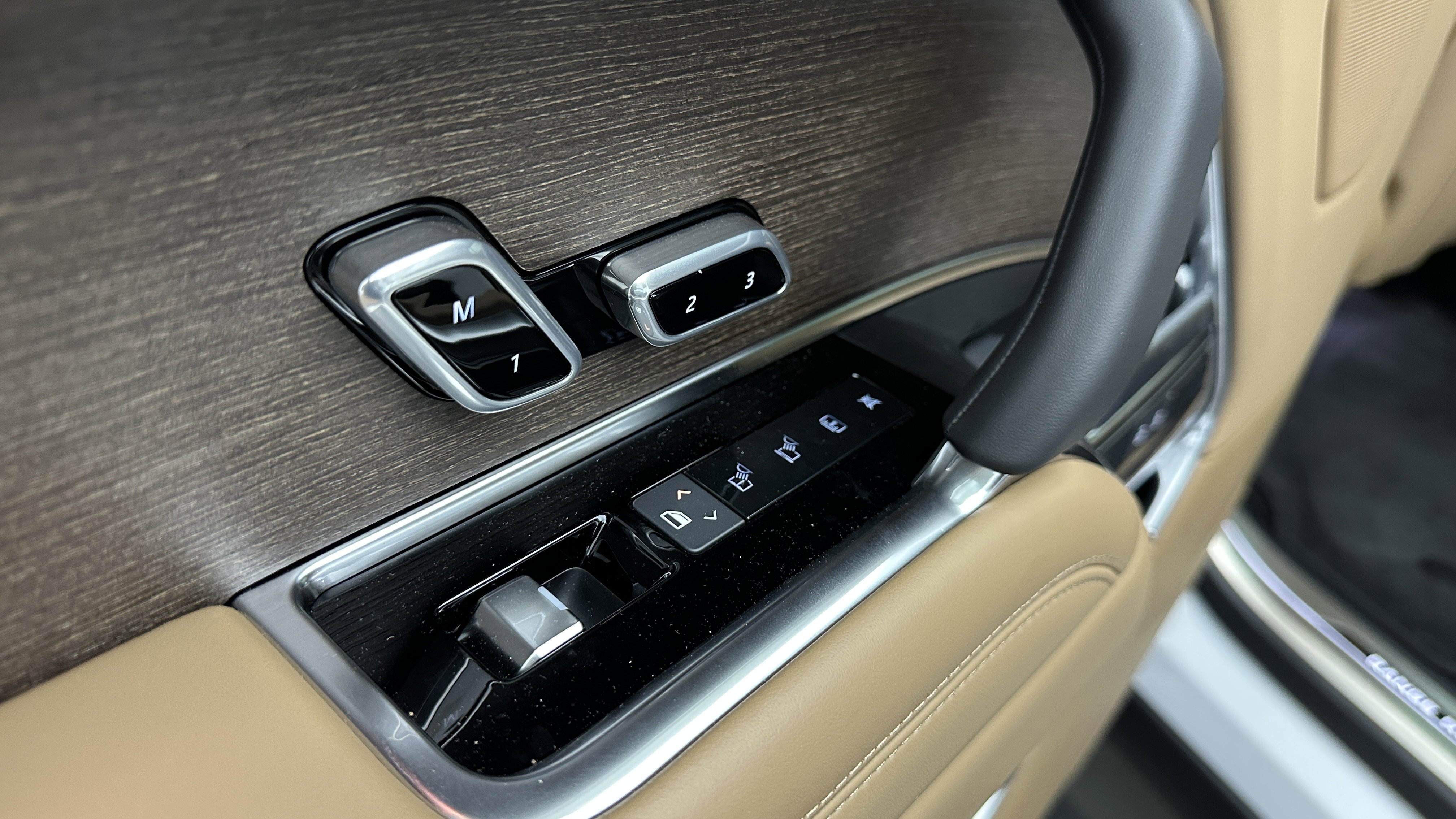 Used 2025 Land Rover Range Rover Long Wheelbase SE image 28