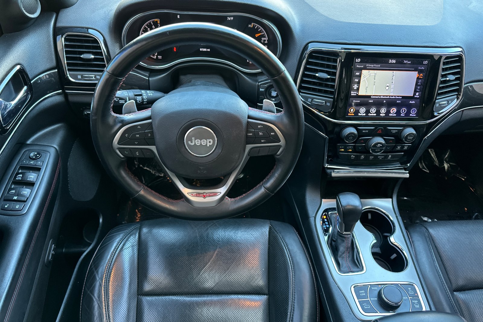 Used 2019 Jeep Grand Cherokee Trailhawk w/ Trailhawk Luxury Group AWD/4WD image 16
