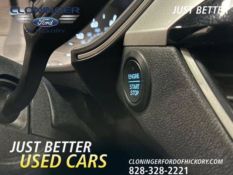 Used 2020 Ford Escape SE image 17