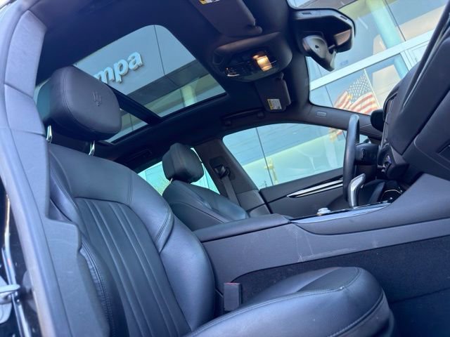 Used 2023 Maserati Levante GT AWD/4WD image 10