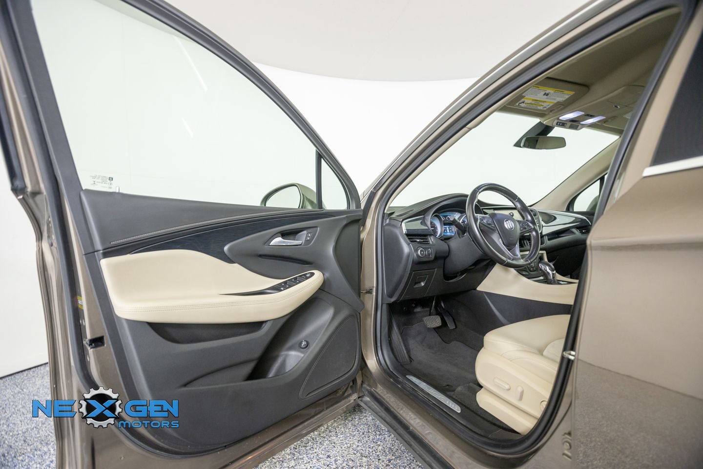 Used 2018 Buick Envision Preferred FWD image 9