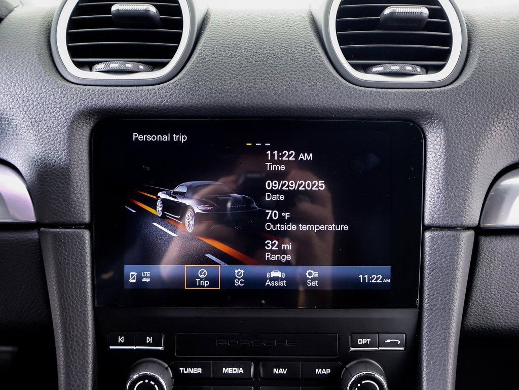 Used 2025 Porsche 718 Boxster image 11