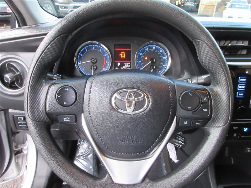 Used 2018 Toyota Corolla LE image 12