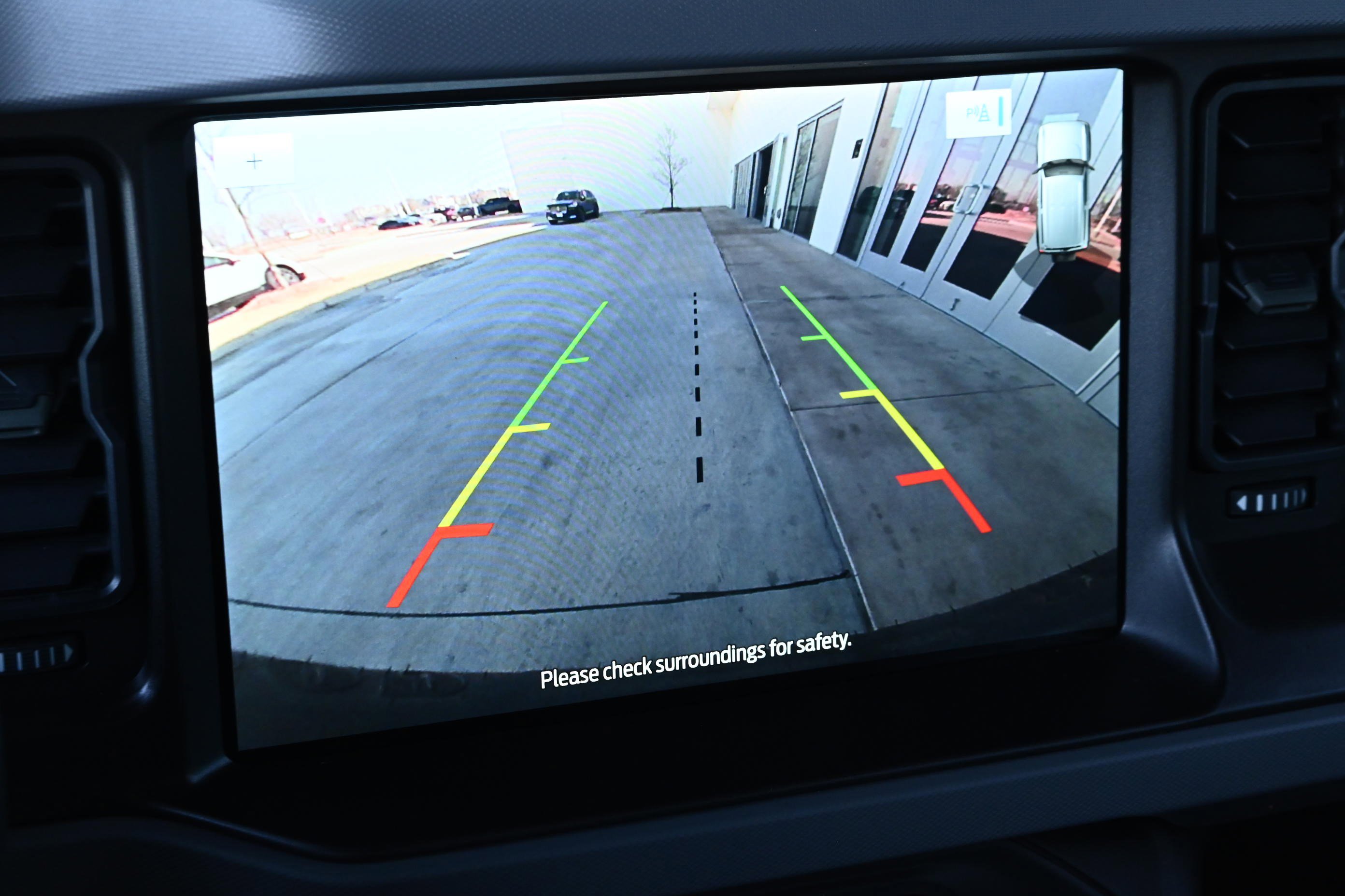 Used 2023 Ford Bronco Everglades image 18