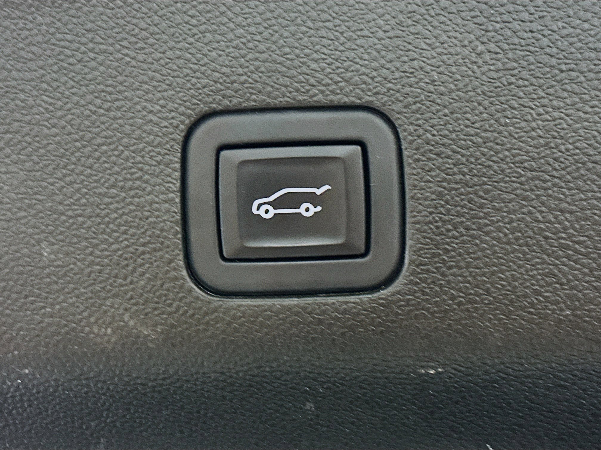 Used 2024 GMC Yukon SLT image 31